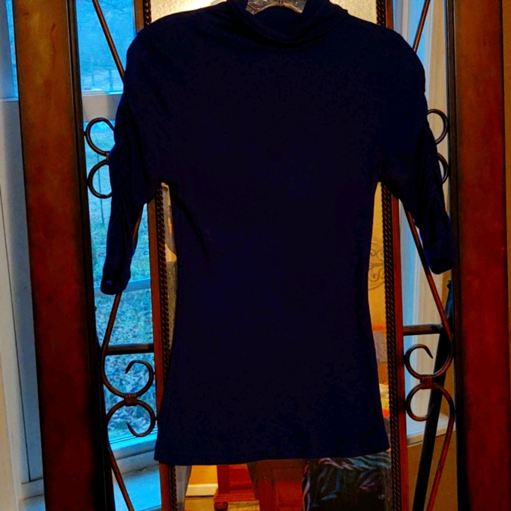 Light weight turtle neck 3/4 sleeves